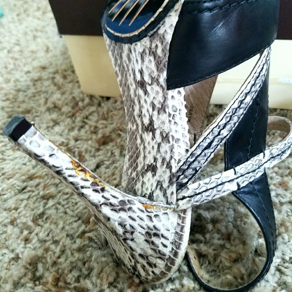 Modern Vintage Taryn Python heels - 7.5 - Picture 8 of 8